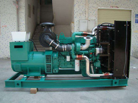 临清1100kw康明斯柴油发电机组